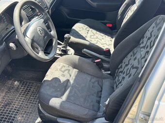 Volkswagen Golf 4 1.6 - 8