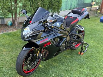 Suzuki Gsxr 750 K7 - 8