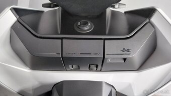 BMW CE 04 - 8