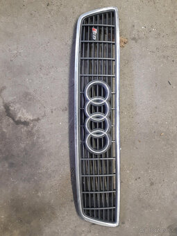 AUDI S8 D2 4.2 250kw - manuál + tiptronic - díly z vozidla - 8