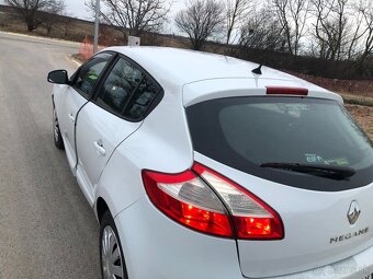 Renault megane 2014 1.6 i - 8