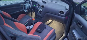 Ford Focus ST 2.5 v5 - 8