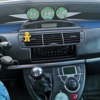 Peugeot 807. 94kw 7 miestny - 8