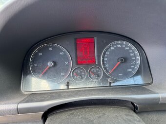 Predám Volkswagen touran 1.9tdi 77kw - 8