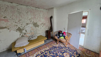 Ponúkame exkluzívne na predaj menší rodinný dom v obci Čata - 8