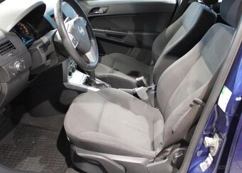 Opel Astra 1,7 CDTi nafta manuál - 8