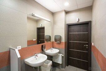Kancelárske priestory v blízkosti diaľničného obchvatu, leti - 8