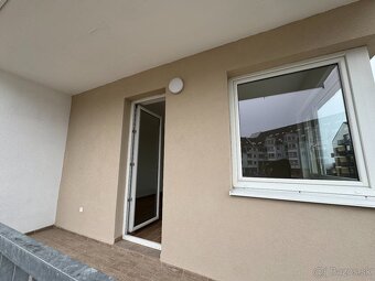 Priestranný 3i byt s balkónom a kobkou - Radvaň - 8