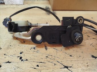 Zámky Passat B5.5 - 8