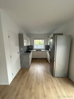 4 izbový rodinný dom na prenájom Sucany/hradiska - 8