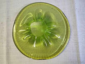 Krásna olivová má sa z hutneho skla - 8
