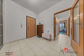 PREDAJ: 3-izb. byt, lodžia, balkón, garáž, Dúbravka - 8