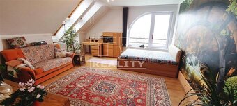 ZNÍŽENÁ CENA - Atypický podkrovný bytík s výťahom,po... - 8