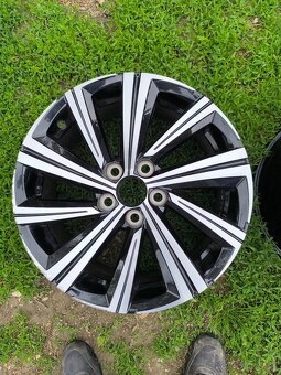 Hliníkové disky Toyota Corrola 7x17 5x114.3 - 8