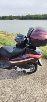 Piaggio x8 200 - 8