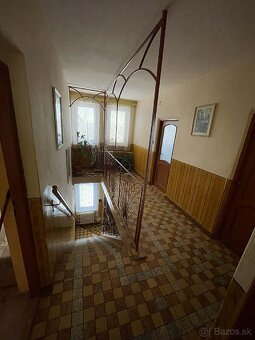 Predám 5 izbový rodinný dom - 8