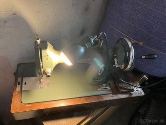 Husqvarna manualny sijaci stroj - 8