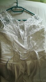 Pohodlné svadobné šaty - 8