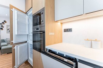 Západ - Trieda SNP - krásny 2 izb, byt 55 m2 + LOGGIA. Komp. - 8