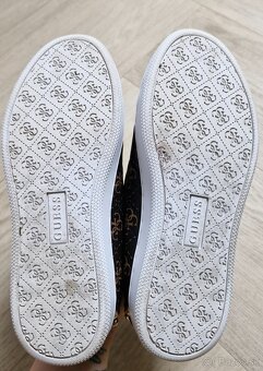 NOVE Guess monogram tenisky 36 - 8