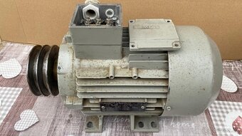 Frekvenčný menič 3kW+motor 2,2kW - 8