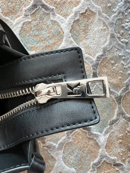 Karl Lagerfeld crossbody kabelka - 8