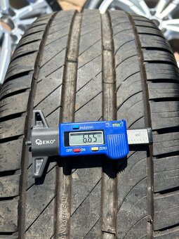 Letná sada AUDI Q3 R18 - 8