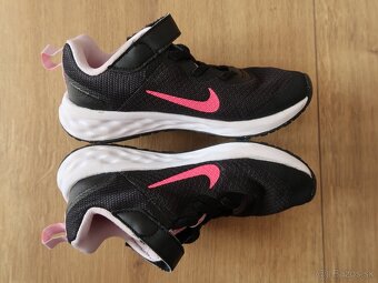 Dievčenské tenisky NIKE č. 30 (19,2 cm) TOP STAV - 8