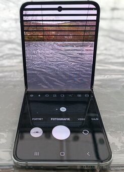DEMO - Nový Samsung Z Flip 5 - SM - F731B - POZOR DEMO - 8