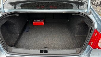 Predám Volkswagen Passat B6 - 8