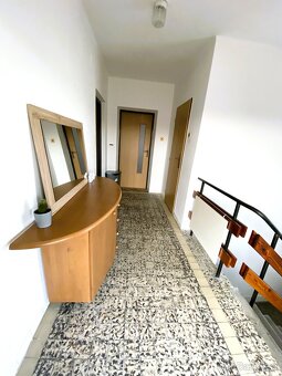 Rodinný dom - Oslany - 8