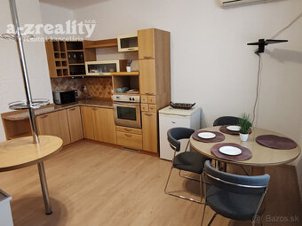 Zariadený veľký 2 izbový byt na prenájom v Komárne - 8