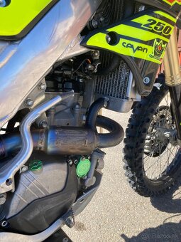 Kawasaki KXF 250 - 8
