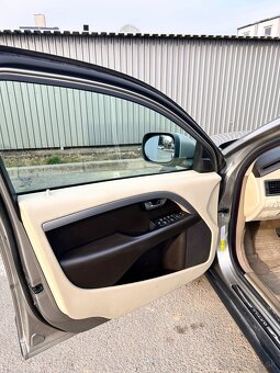 Volvo XC70 2.4D AWD - 8