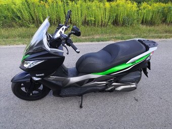 Kawasaki J300 - 8