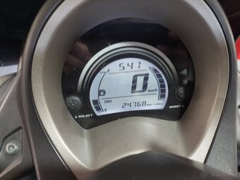 Yamaha 125 N-max - 8