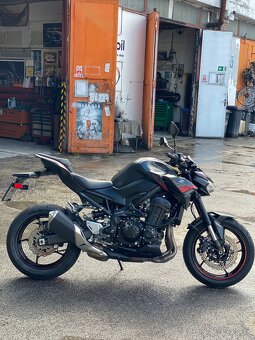 Kawasaki Z900 - 8