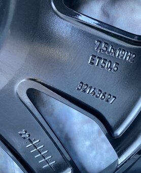 Originál Alu kola Volvo XC40 Recharge R19 zimní - 8