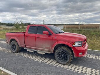 Dodge Ram 5.7 z LPG 4x4 CERVENY TOP - 8