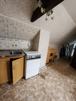 Na predaj starší rodinný dom, pozemok 246 m2, Zliechov. - 8