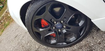 Ford Focus ST 2.5 - 8