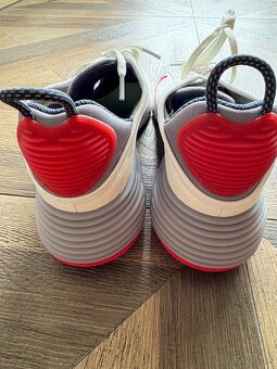 Pánske tenisky NIKE AIR MAX 2090, Veľkosť 44,5 - 8