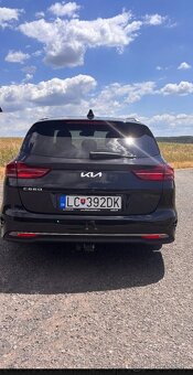 Kia ceed sw - 8