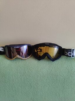 lyžiarská bunda, okuliare a rukavice - 8