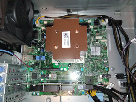 predám server Dell T330 (quad core xeon) - 8