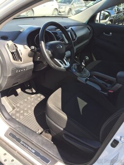 Kia Sportage 2.0 CRDi 4WD Silver 11 990 € / 97200km - 8