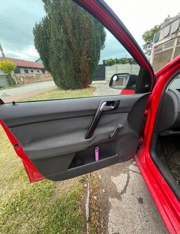 Rozpredám VW polo 1,2 HTP 47kw - 8