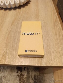 Motorola Moto E 15 nový smartfon - 8