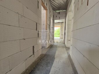 REZERVOVANÉ. Novostavba 4-izbového bungalovu s veľkým... - 8