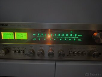 Vintage hi-fi reciever - 8